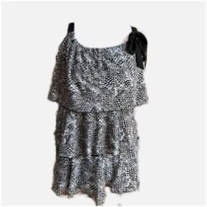 Style & CO- Tiered Black And White Ruffle Top Size XL